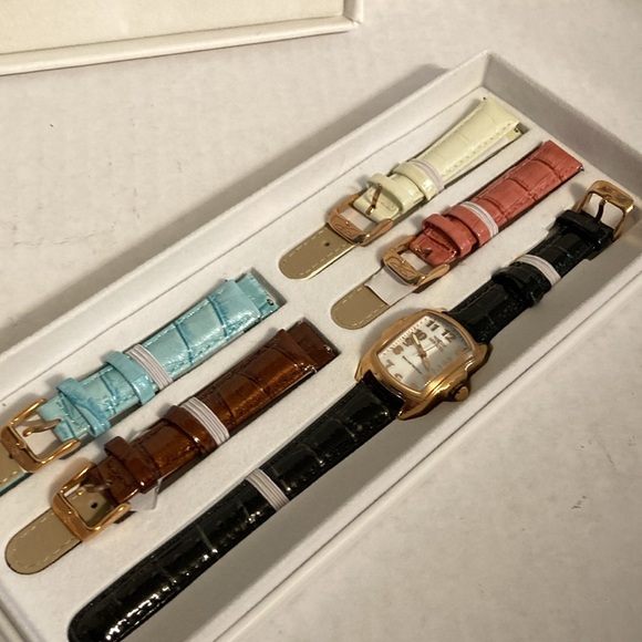 Invicta special edition watch set different bands . New battery works great - Picture 5 of 9